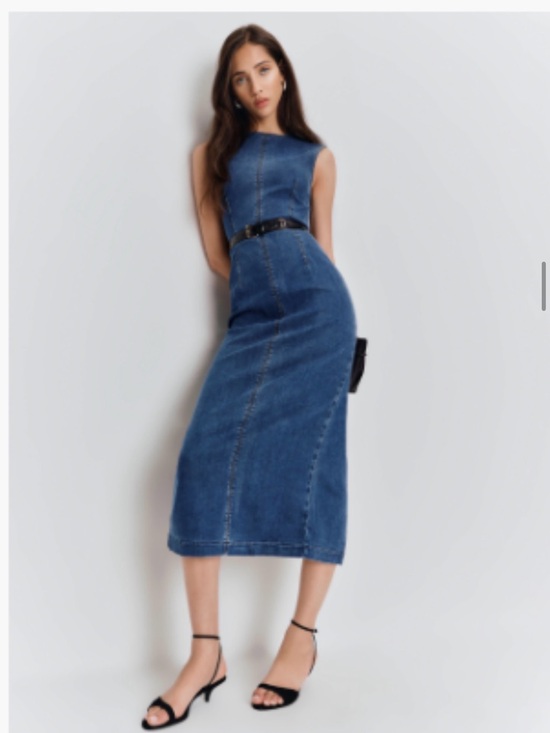 Reformation Dresses & Skirts - Reformation Kendi Denim Midi Dress - Fitted Waist